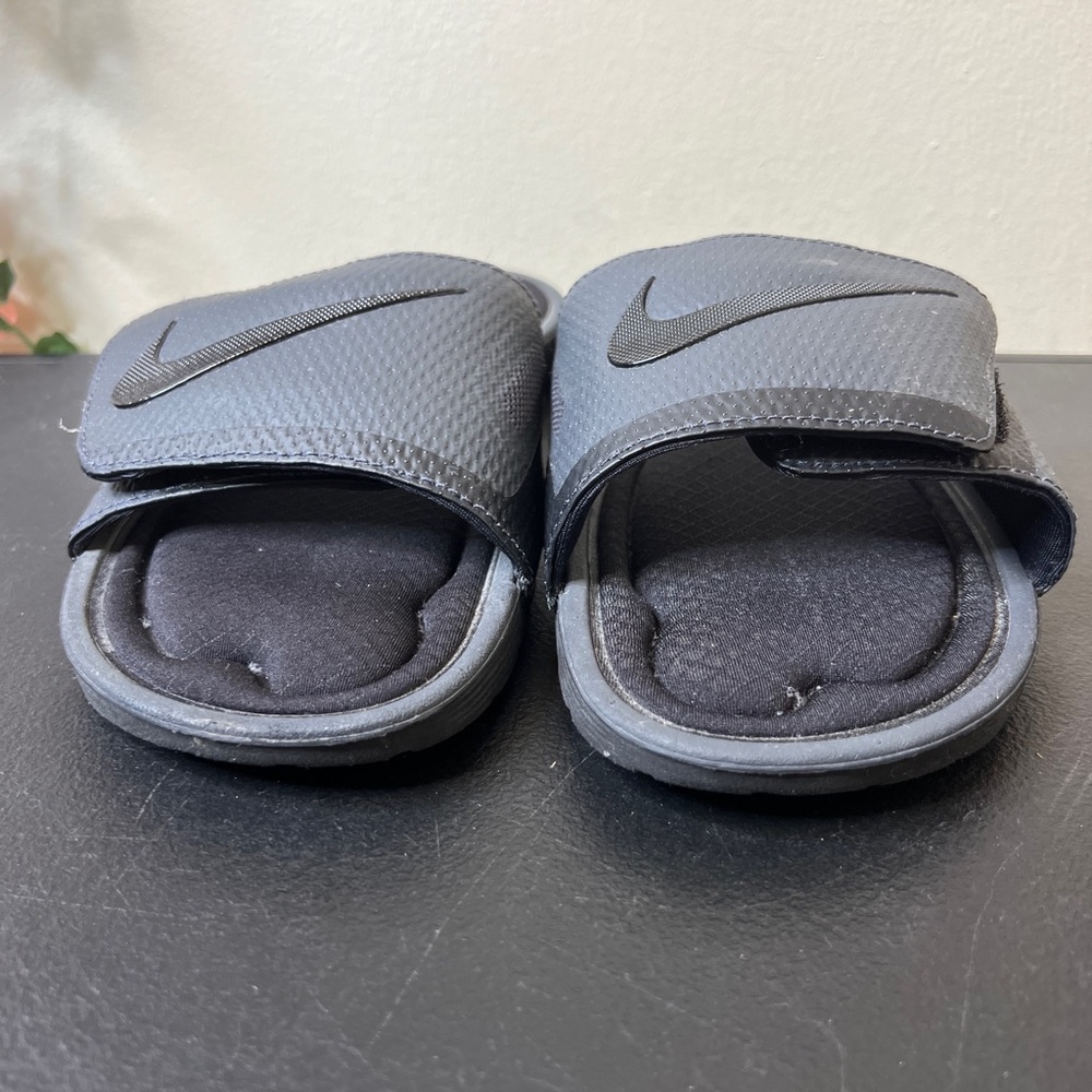 ๐น Nike Solarsoft Comfort Mens Size 11 US Black Slip On Slides Sandal 705513-090 - Picture 2 of 13